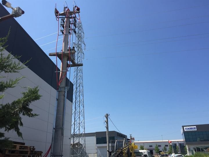 Direk Tipi Trafo Tesisi, Erenler, Sakarya - Fabrika yanında kurulan direk tipi trafo tesisi
