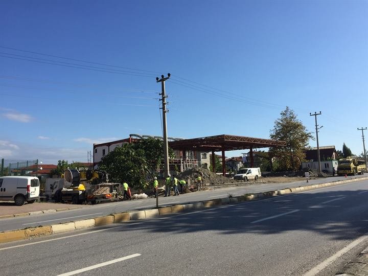 Sapanca OPET, Sapanca, Sakarya - Akaryakıt istasyonu önünde yer altı hattı çalışması
